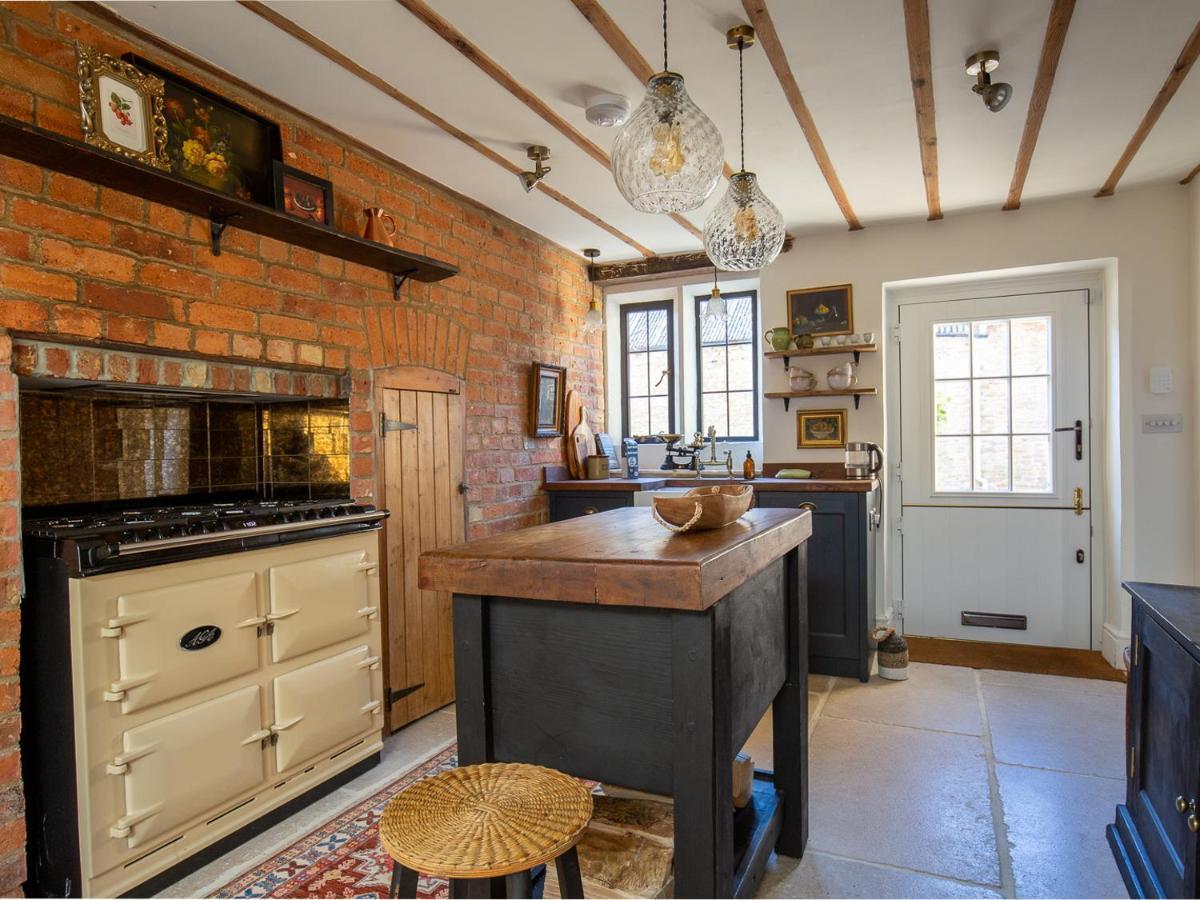 Little Oakley Cottage Sandford St Martin Exterior photo